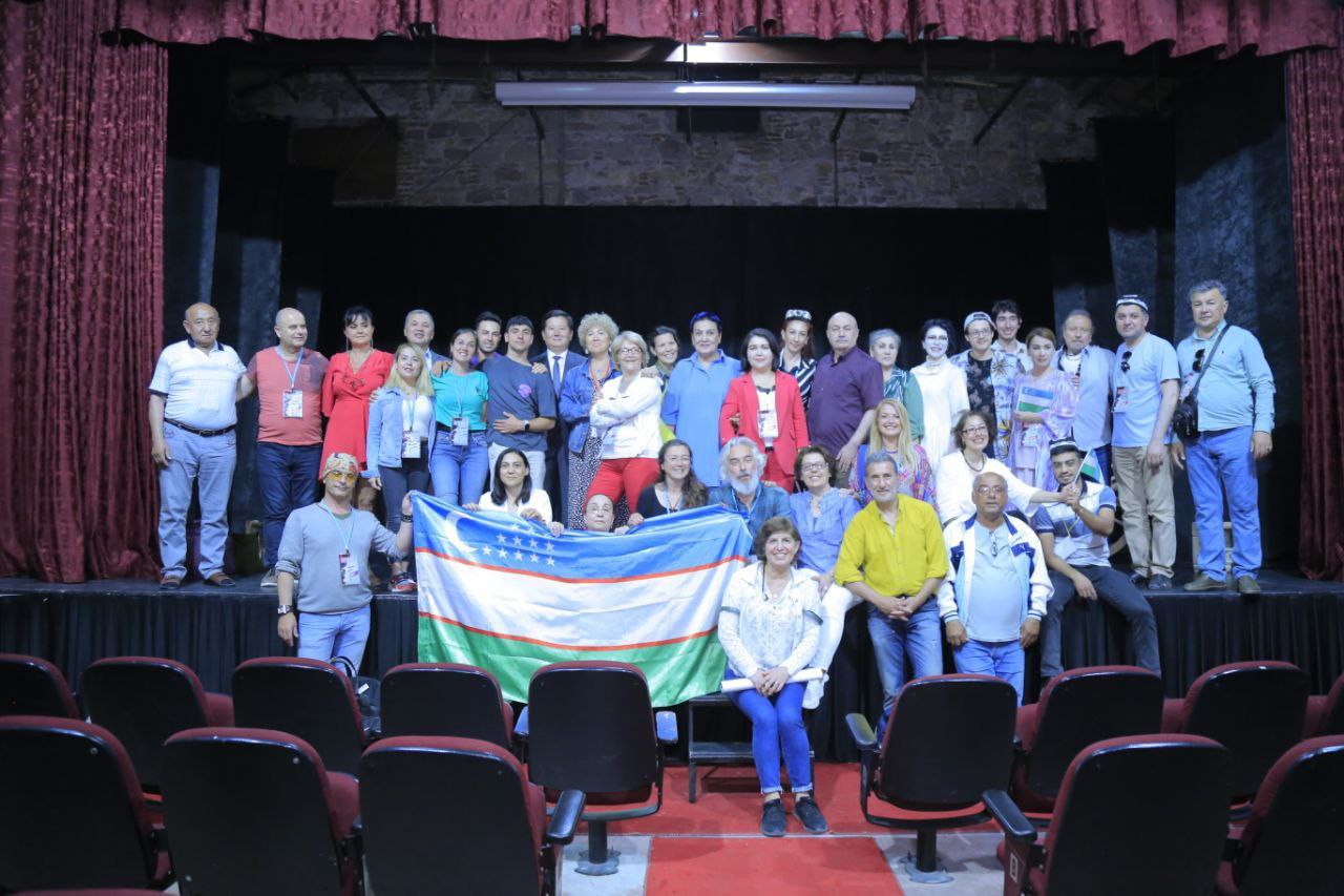 Teatr jamoasi xalqaro festivalda qatnashdi