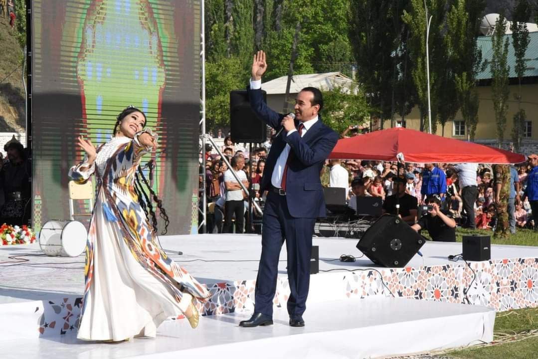 So‘x tumanida O‘zbekiston va Tojikiston taniqli san’atkorlari ishtirokida katta konsert bo‘lib o‘tdi