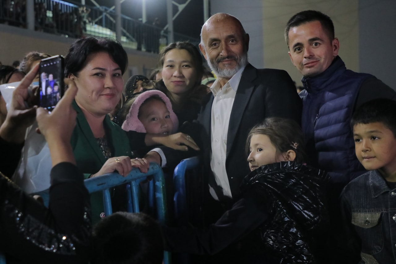 14-oktabr kuni "Madaniyat karvoni" tadbirlari doirasida Sirdaryo viloyati Mirzaobod tumanida taniqli sanʼatkorlar ishtirokida gala-konsert boʻlib oʻtdi