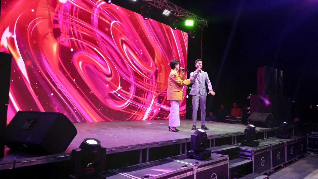 13-oktabrda Qarshi, 15-oktabrda Jizzax, 16-oktabrda Guliston shaharlarida "Artist" madaniyat karvonining konsert dasturi bo'lib o'tdi