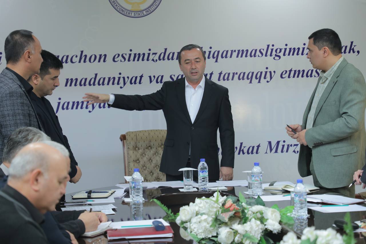 Turkiston san'at saroyida hodimlarni Attestatsiyadan o'tkazish bo'yicha yig'ilish bolib o'tdi