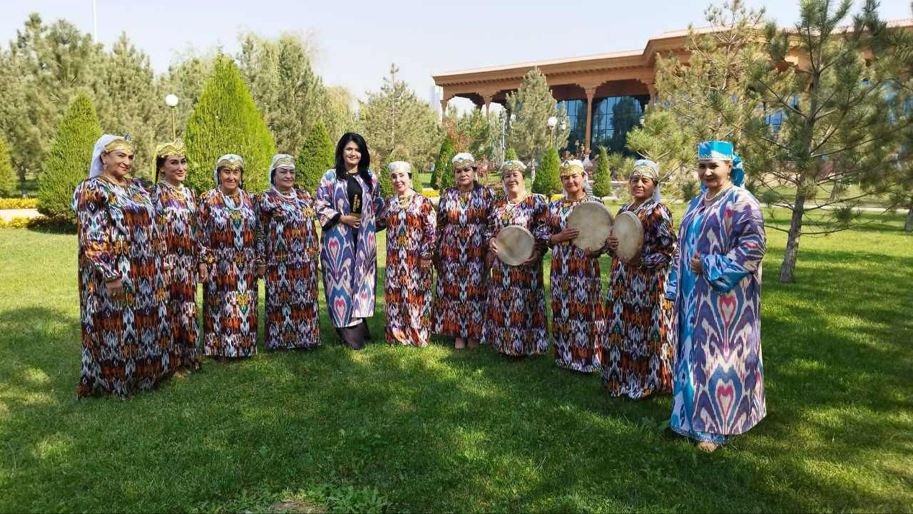"Buvijonlar" folklor-etnografik xalq ansambli ijodiy faoliyati yoritildi