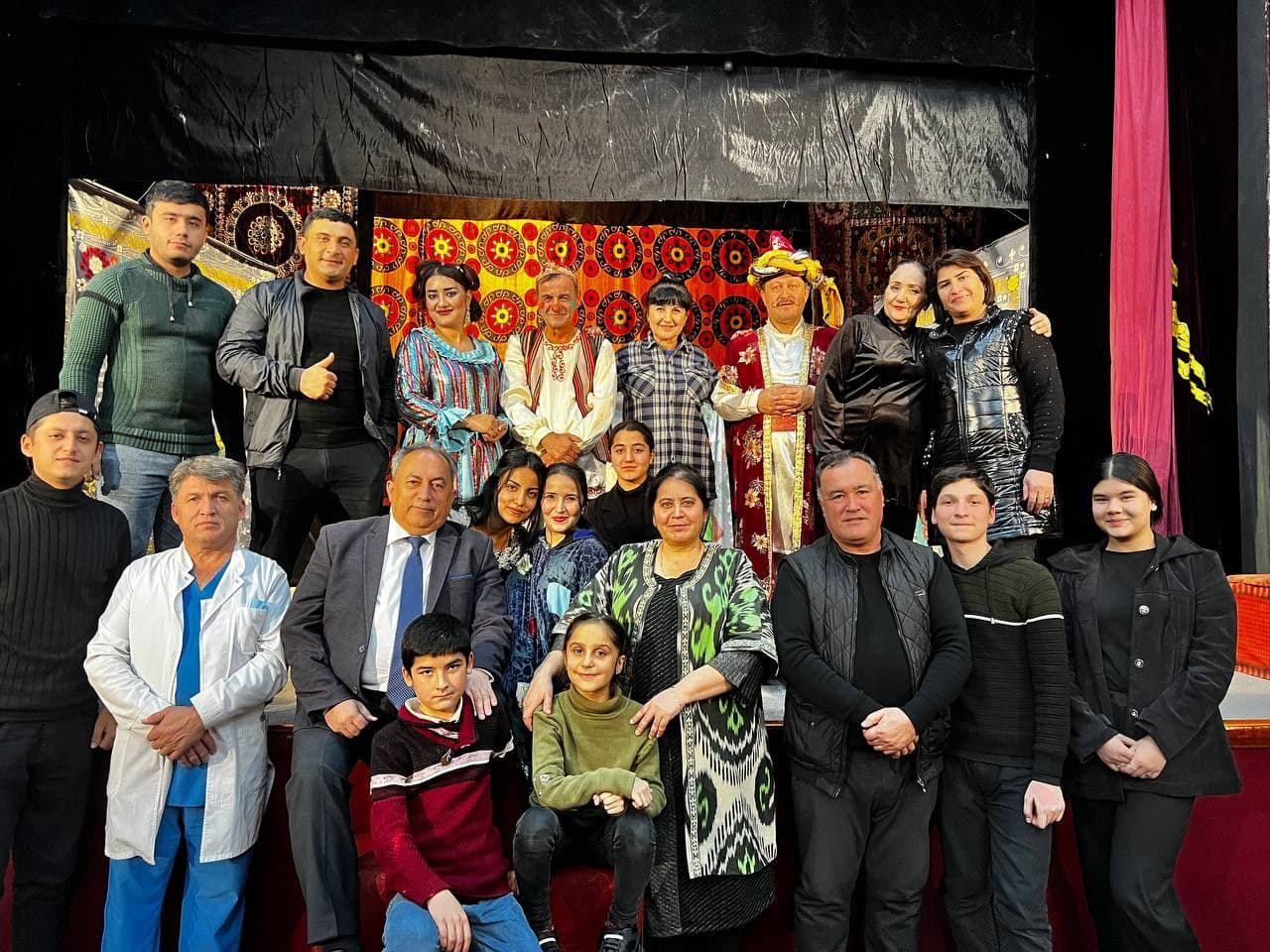 Tojikiston Respublikasining "Lo'xtak" teatri bilan ijodiy uchrashuv bo'lib o'tdi