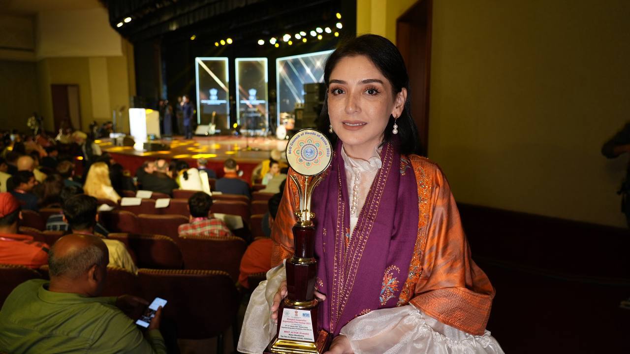 Aktrisa Ra'no Shodiyeva Hindistonda "Eng yaxshi ayol obrazi" nominatsiyasi g'olibi bo'ldi
