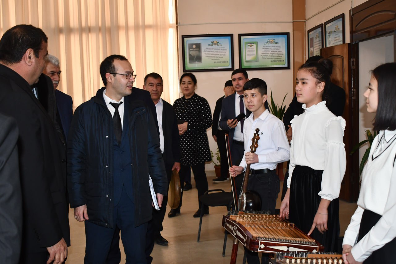 Senatning Yoshlar, madaniyat va sport masalalari qoʻmitasi ishchi guruhi Surxondaryoda