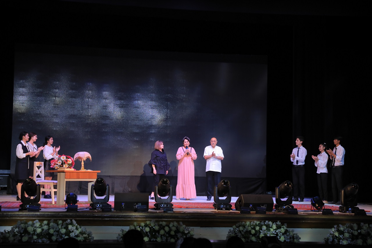 “Havaskor ijodkor yoshlar teatr-studiyalari” ko‘rik-festivali g‘oliblari taqdirlandi
