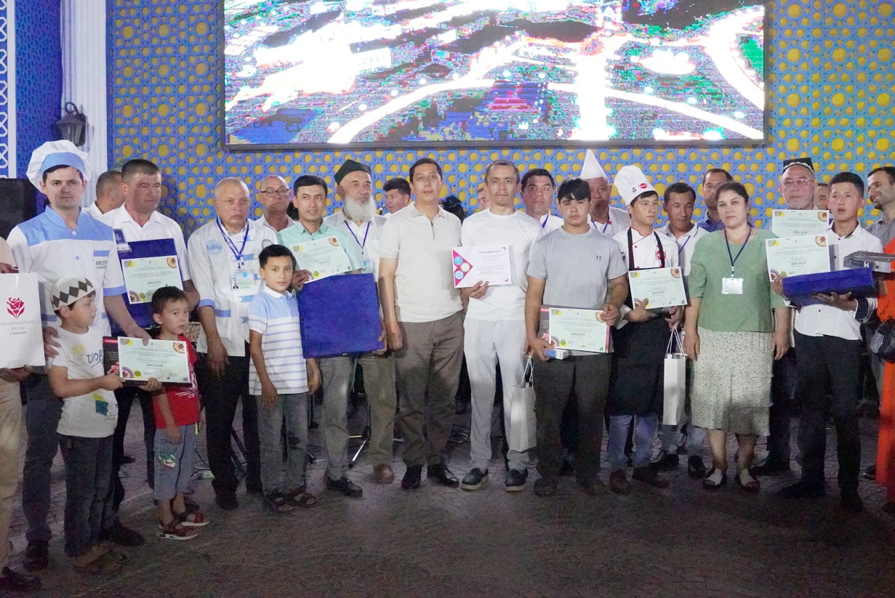 Namangan 62-Xalqaro gullar festivali doirasida “O‘zbegim palovi madaniyati” tanlovi o‘tkazildi
