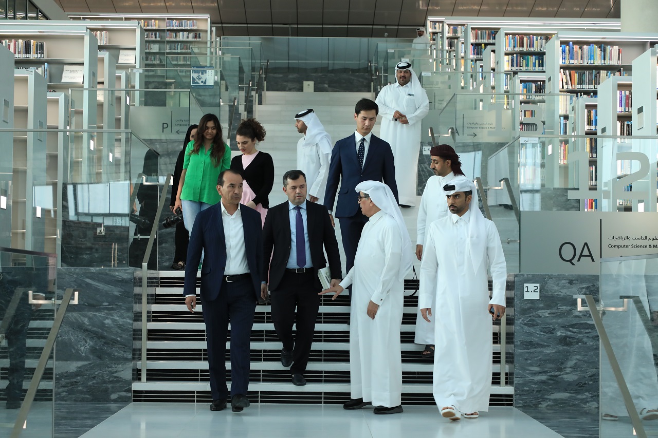 Madaniyat va turizm vaziri Qatar milliy kutubxonasi faoliyati bilan tanishdi