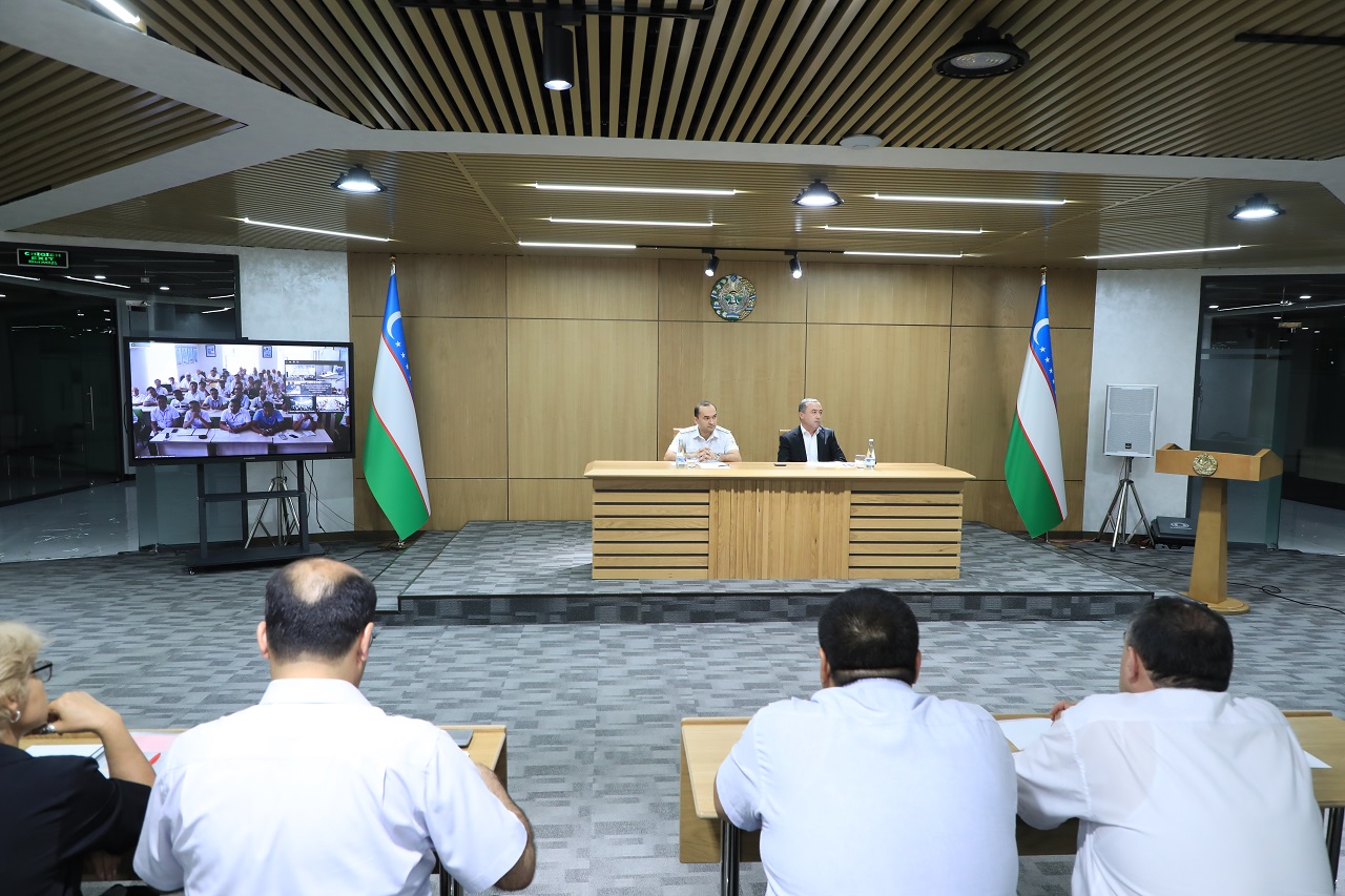 Vazirlik tarkibidagi ta'lim muassasalarining 2023/2024-yilgi qabuli, yangi o‘quv yiliga tayyorgarlik jarayonlari muhokama qilindi