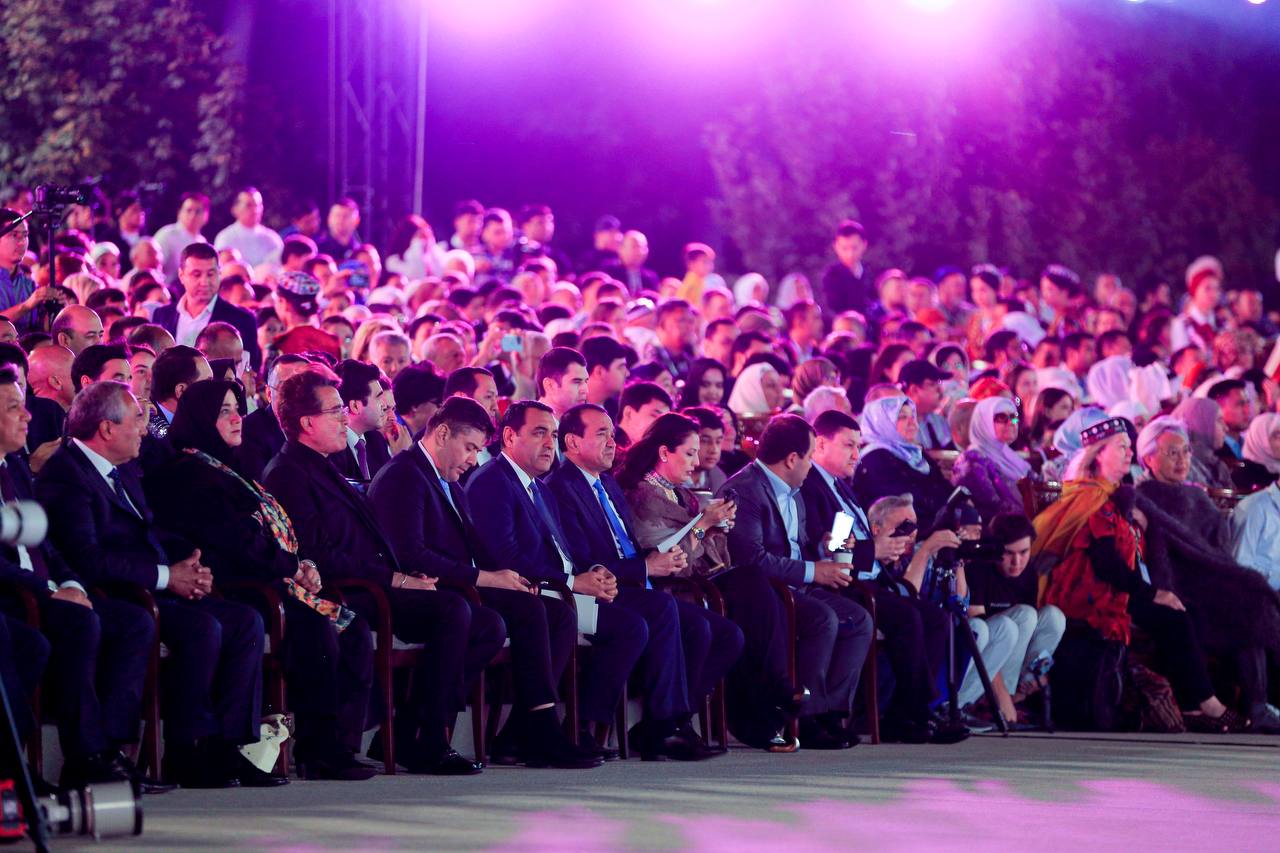 Mashaqqatli mehnatlaringizni dunyoga namoyon etish fursati muborak, aziz hunarmandlar!