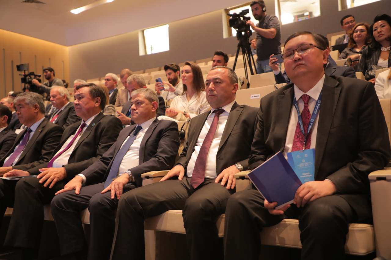 Turkiy dunyo madaniyat vakillari jam bo'lgan maydon