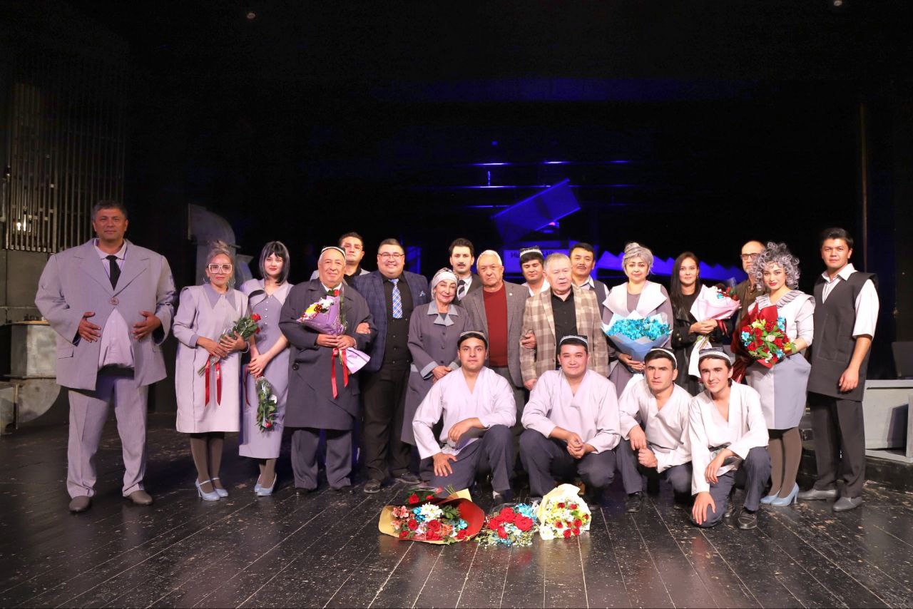 O‘zbekiston davlat drama teatrida “Ishlaganday bo‘laylik” (Snos) spektaklining premyerasi o‘tkazildi